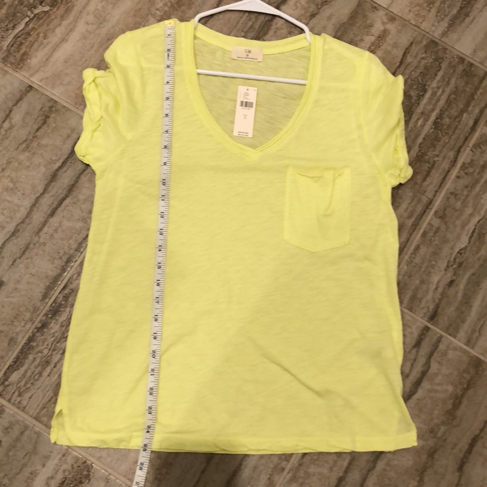 NWT Anthropologie t.la Lim/ Vert Classic V-Neck T-Shirt Size Small - Picture 9 of 12